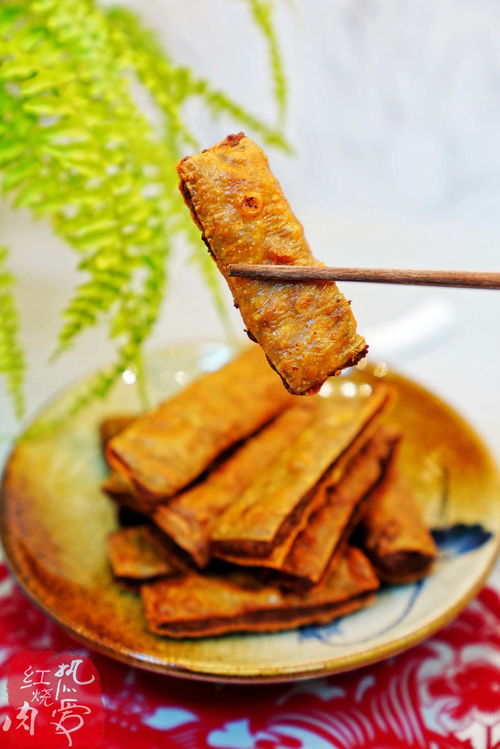 这道菜是有名的清真小吃,每年春节炸上一锅,外酥里嫩香而不腻